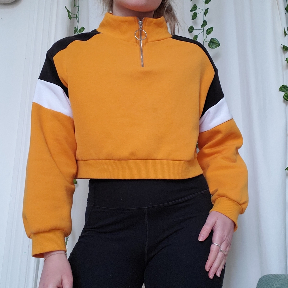 SOLD- H&M DIVIDED CROP YELLOW SWEATER SIZE S